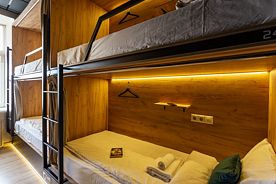 Кровать в общем номере с видом на город, Хостел Отель Капсульный Caps Hotel, Москва