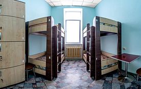 Кровать в общем номере (мужской номер), Хостел Гостевой Двор Паровоз, Бийск