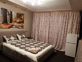 Двухместный номер Superior с балконом и с видом на город двуспальная кровать, Хостел Как дома, Северо-Курильск