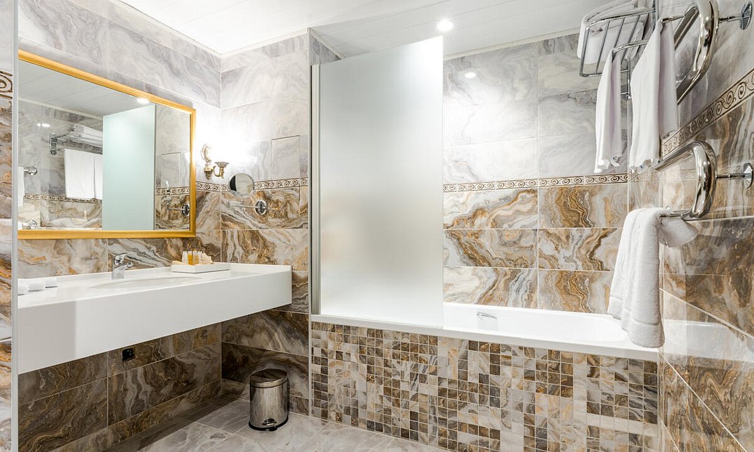 Стандартный 2-местный (Гранд Классик, 1 кровать)