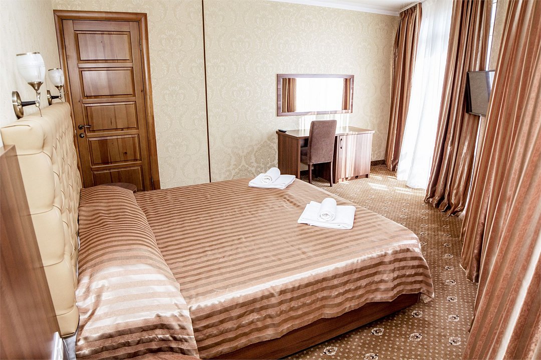 Делюкс 2-местный 2-комнатный (1-категории, корпус 2)