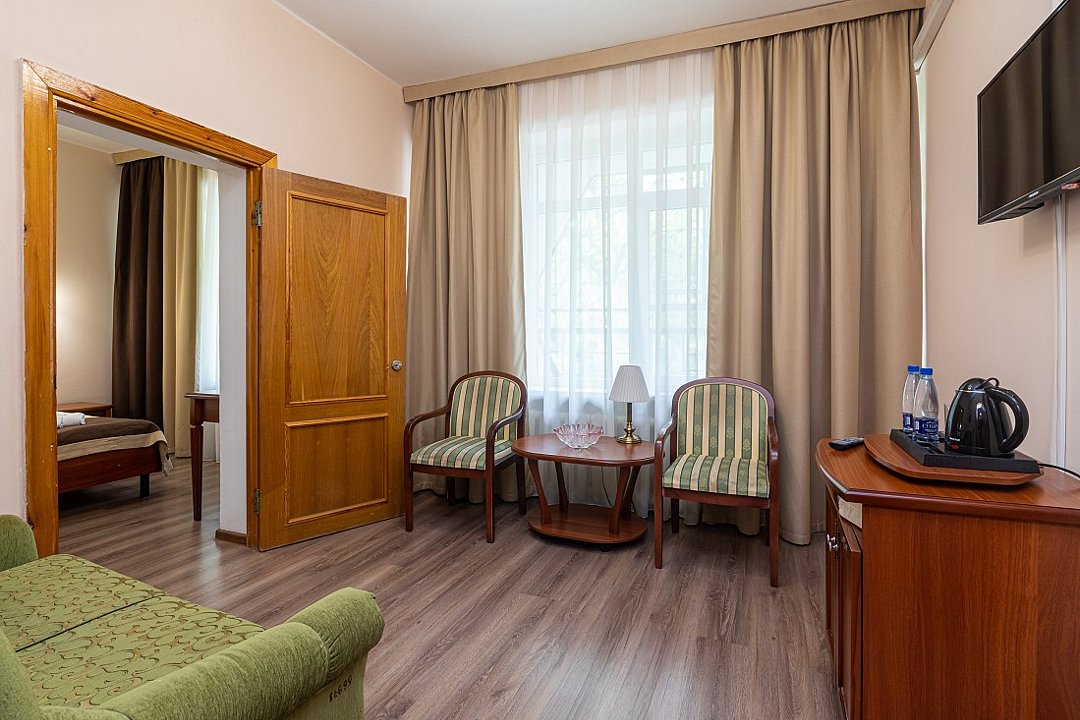 Люкс 2-местный 2-комнатный (корпус 2)