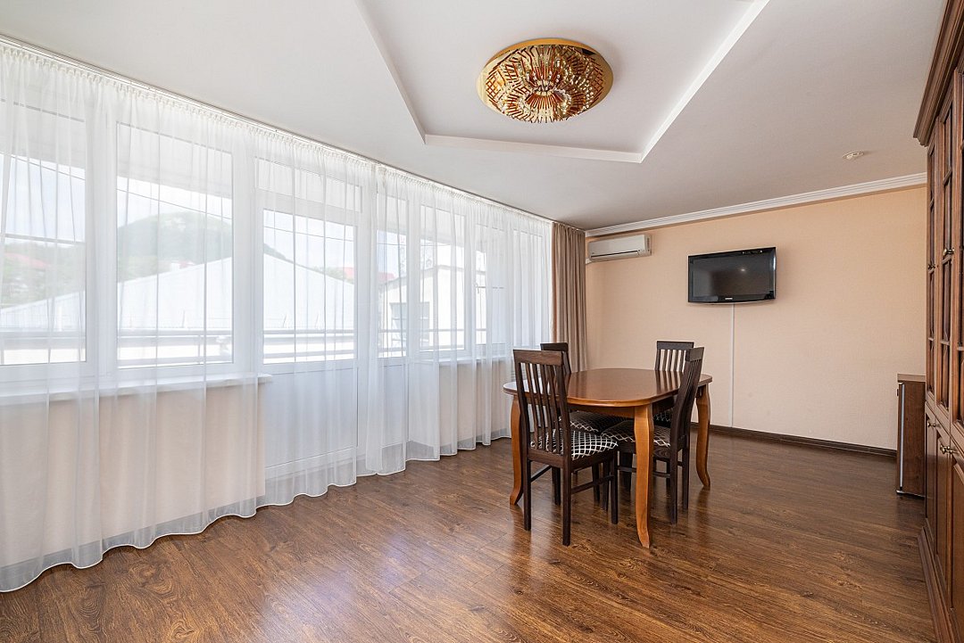 Люкс 2-местный 3-комнатный (корпус 1)