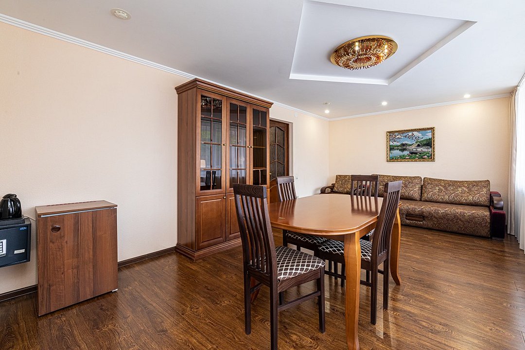 Люкс 2-местный 3-комнатный (корпус 1)