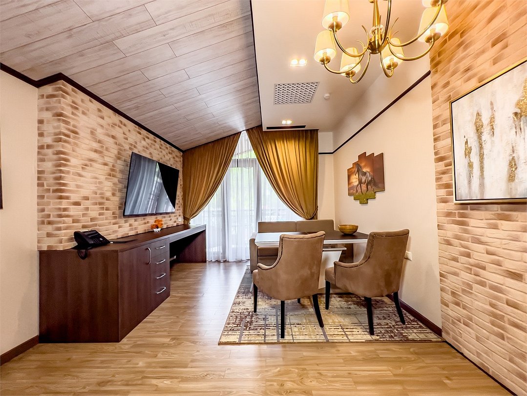 Сюит Presidential Suite 4-местный 3-комнатный