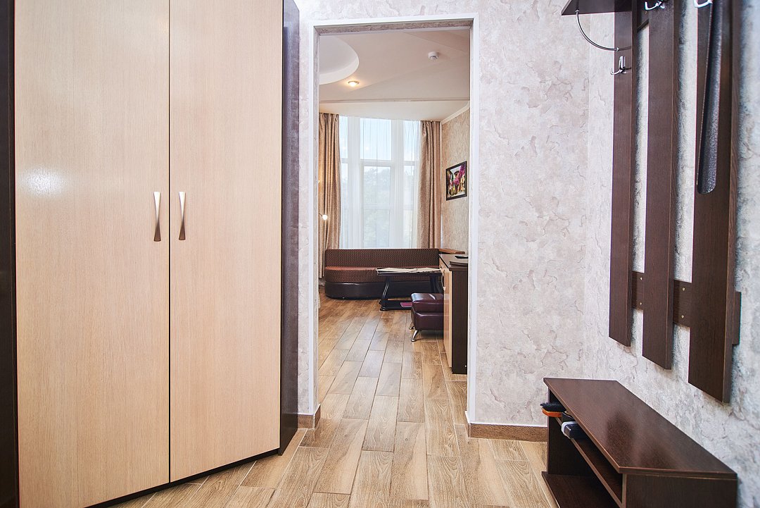 Полулюкс 4-местный