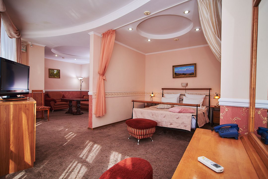 Студио 4-местный