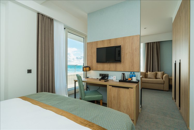 Люкс 2-местный 2-комнатный (корпус Лето)