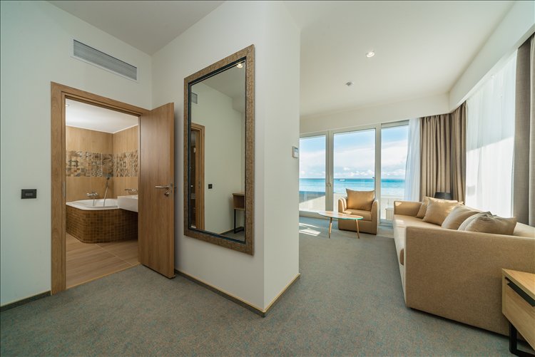 Люкс 2-местный 2-комнатный (корпус Лето)