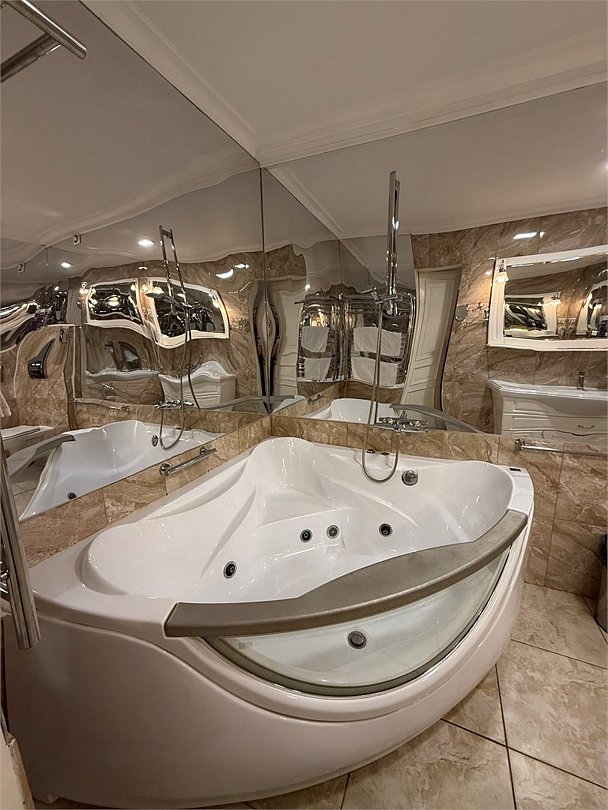 Апартаменты 2-местный (с видом на Неву)