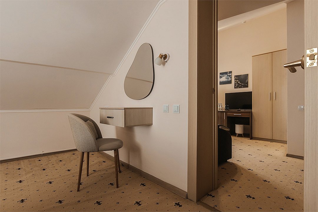 Премьер 2-местный 2-комнатный (корпус Ступени) торцевой балкон