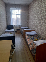Кровать в трёхместном номере, Гостиница ЭкономЪ, Каменск-Уральский
