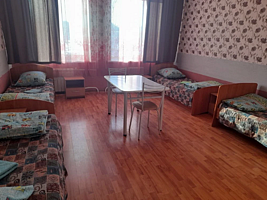 Кровать в четырёхместном номере, Гостиница ЭкономЪ, Каменск-Уральский
