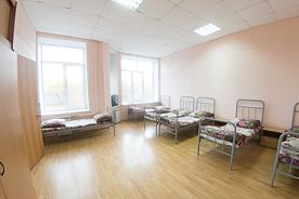 Кровать в пятиместном номере, Гостиница ЭкономЪ, Каменск-Уральский