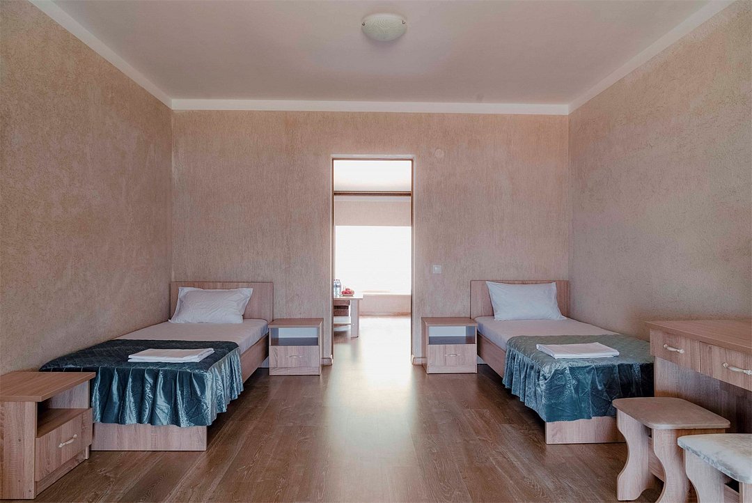 Люкс 4-местный (Семейный с видом на море)