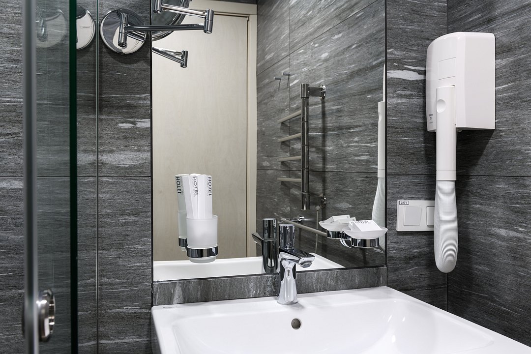 Полулюкс 2-местный 2-комнатный (коттедж В)