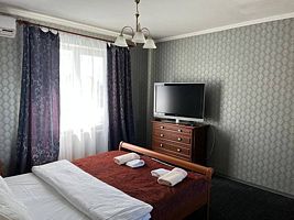 Стандарт №5, Гостиница Королевская Звезда GRANDE, Шоссейное