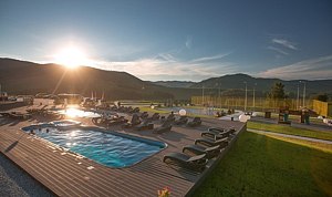 Открытый бассейн с детской зоной — Отель «Altai Palace Курорт Сибирская Монета», урочище Каим
