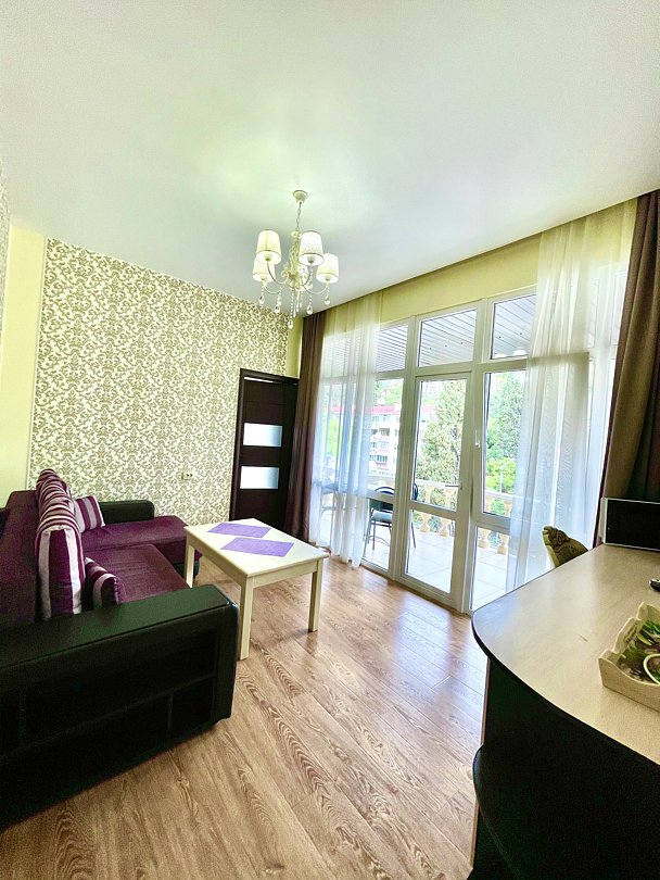 Люкс 4-местный 3-комнатный