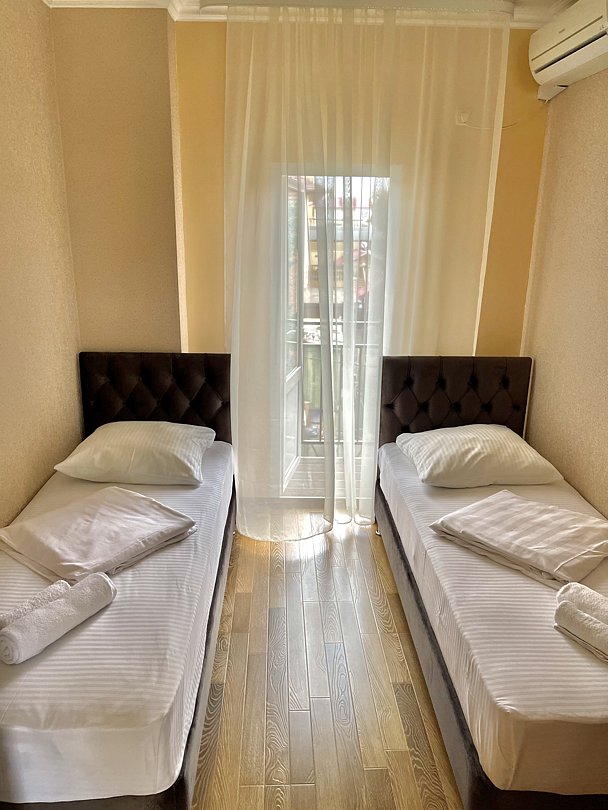 Люкс 4-местный 3-комнатный