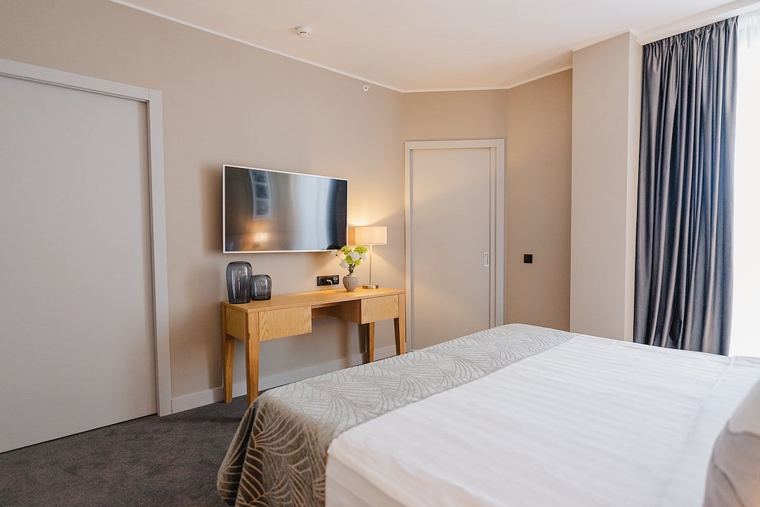 Люкс Панорамный 2-местный 2-комнатный (4* корпус № 4)