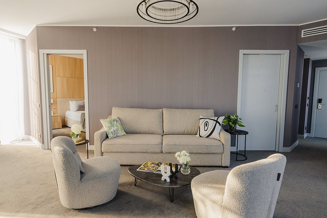 Люкс Панорамный 2-местный 2-комнатный (4* корпус № 4)