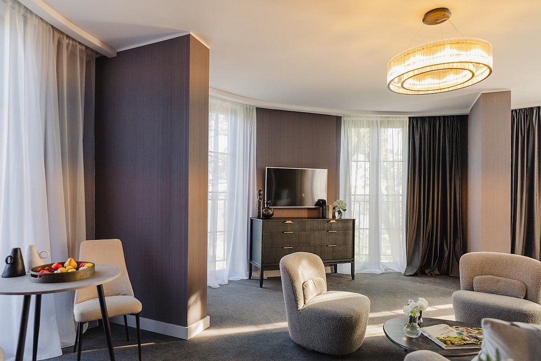 Люкс Панорамный 2-местный 2-комнатный (4* корпус № 4)