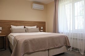 6-местные апартаменты улучшенные. Корпус 4 (заезд в 14-00, выезд в 12-00), Загородный отель Сказка (Чернолучинский), поселок Чернолучье