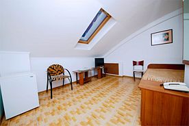 Одноместный номер в мансарде, Гостиница Ясон, Анапа