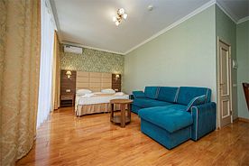 Делюкс с видом на бассейн, Отель Гранат, Дивноморское