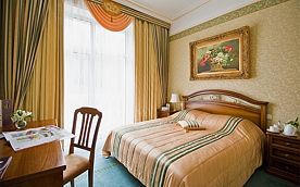 Номер 1-ой категории (1 кровать) с видом на холм, Отель Grand Palace, Светлогорск