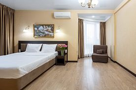 Комфорт с балконом, Отель Golden House, Сочи