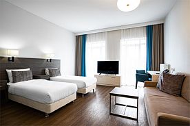 2-комнатные апартаменты Бизнес с 2 кроватями, Апарт-отель Ramada by Wyndham Novosibirsk Zhukovka, Новосибирск