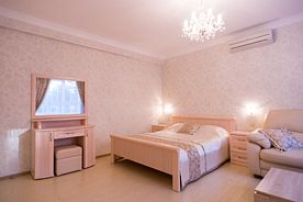 Студия Прованс однокомнатная с отдельным входом и диваном, Апарт-отель Апартель на Мира, Красноярск