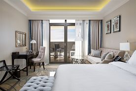 ДЕЛЮКС С ВИДОМ НА МОРСКОЙ ПОРТ И БАЛКОНОМ, Отель Marina Yacht by Stellar Hotels, Сочи