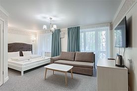 Suite с балконом, Корпус 1, Парк-отель Хвоя, Бердск