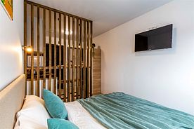 Апартаменты на Готвальда 24/4 (Б), Апартаменты ApartmentsHomeМалышева42, Екатеринбург