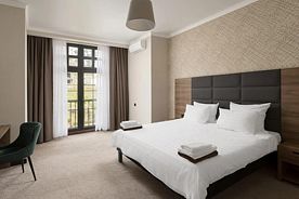 Делюкс без балкона, вид во двор, Отель Loft Hotel, Новый Афон