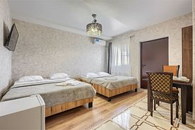 Эконом с двумя двуспальными кроватями, Отель Наири, Волгоград