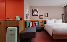 Стандартный номер с двуспальной кроватью и диваном, Отель Hampton by Hilton Moscow Рогожский вал, Москва
