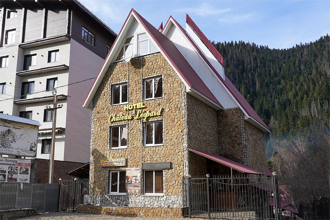 Гостиница Шато Леопард, Домбай, Республика Карачаево-Черкесия