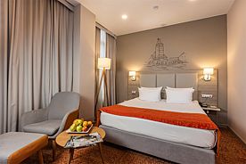 Стандартный номер с видом на город и 1 большой кроватью, Гостиница Holiday Inn, Калининград