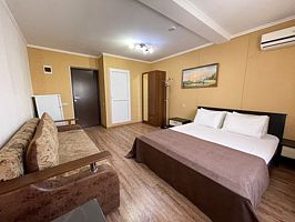 Стандартный четырехместный номер, Отель Кристи, Сириус