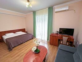 Делюкс с балконом, Отель Аквамарин Парк, Сочи