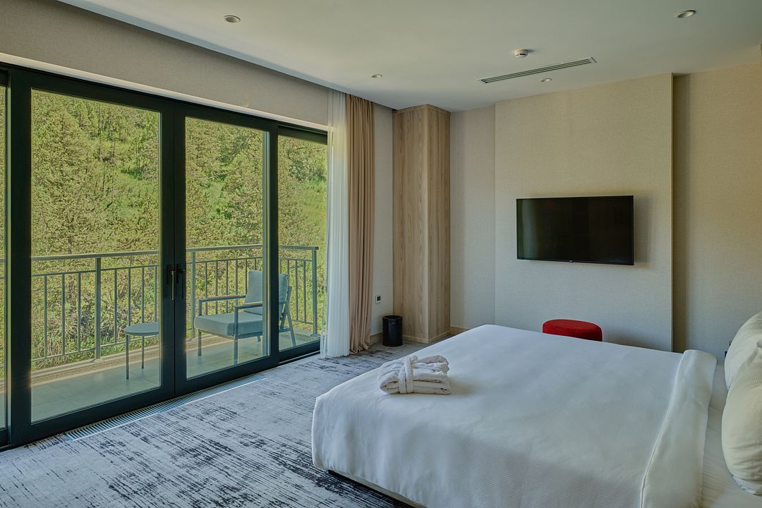 Президентский Roual Suite 6-местный 3-комнатный