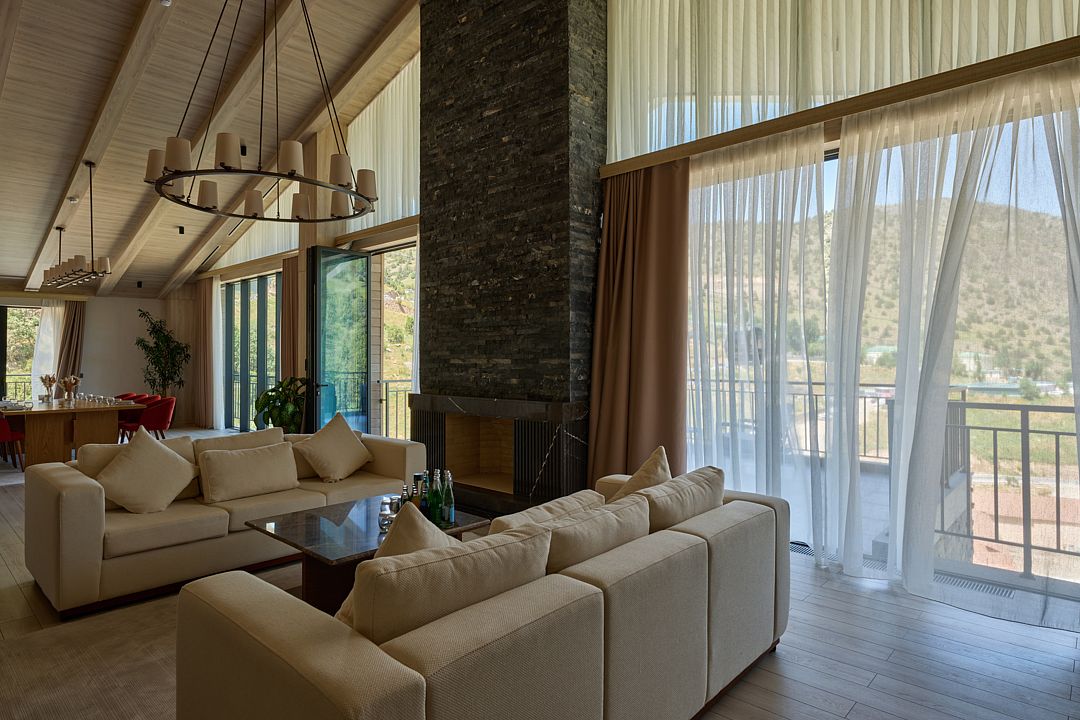 Президентский Roual Suite 6-местный 3-комнатный