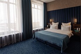 КОМФОРТ С ОДНОЙ ДВУСПАЛЬНОЙ КРОВАТЬЮ, Отель Томь River Plaza Hotel (Кемерово), Кемерово
