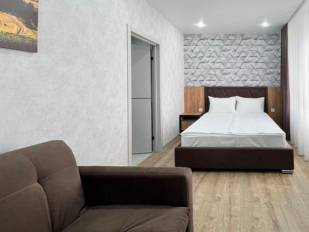 Спальня. 2-комнатный номер "ЛЮКС" 34 м2 с мини-кухней