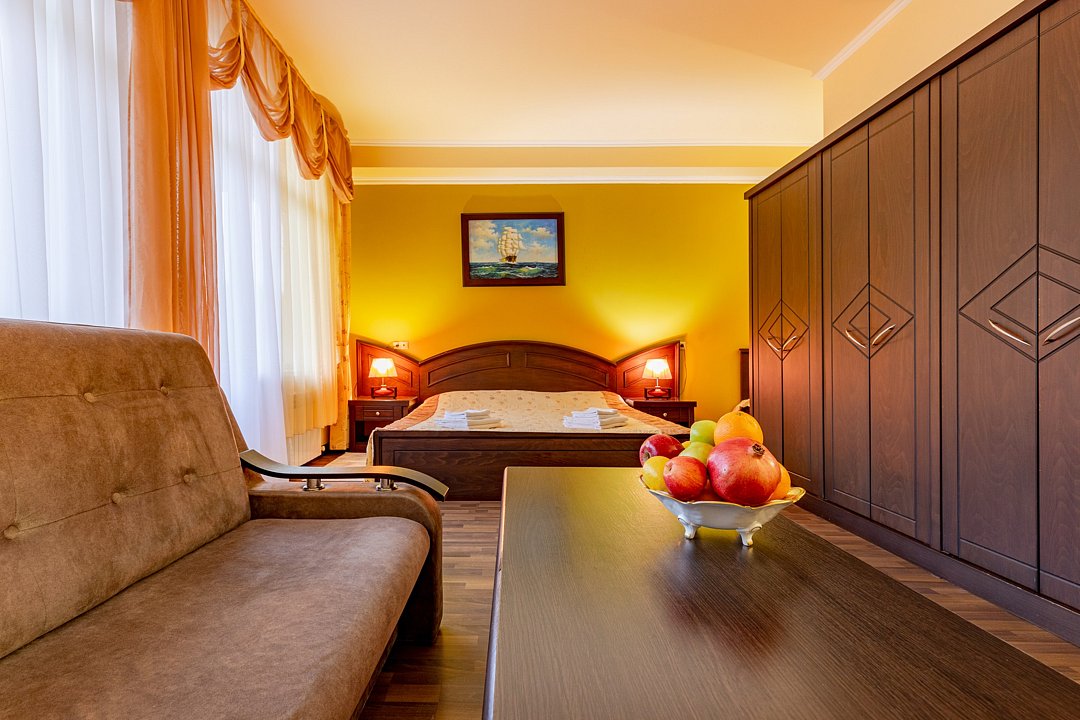 Полулюкс 5-местный (с балкона)