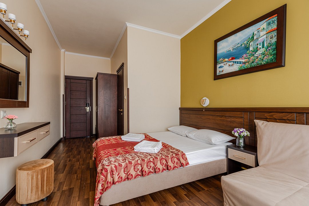 Стандартный 4-местный (с балконом)